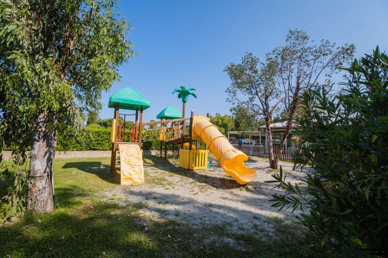 Camping Le Palme Marina Di Bibbona Eksteriør billede